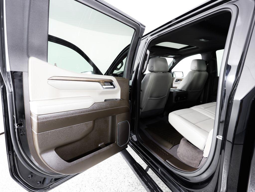 Chevrolet Silverado 1500 4WD Crew Cab 147" RST 2022