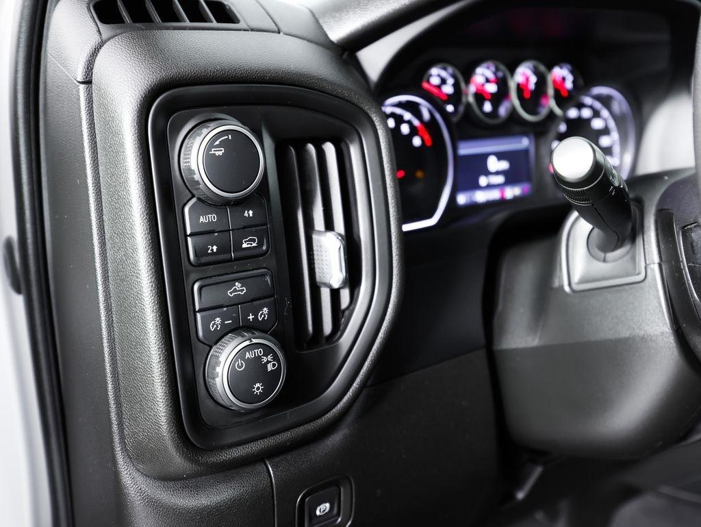 Chevrolet Silverado 1500 LTD 4WD Crew Cab 147" Custom 2022