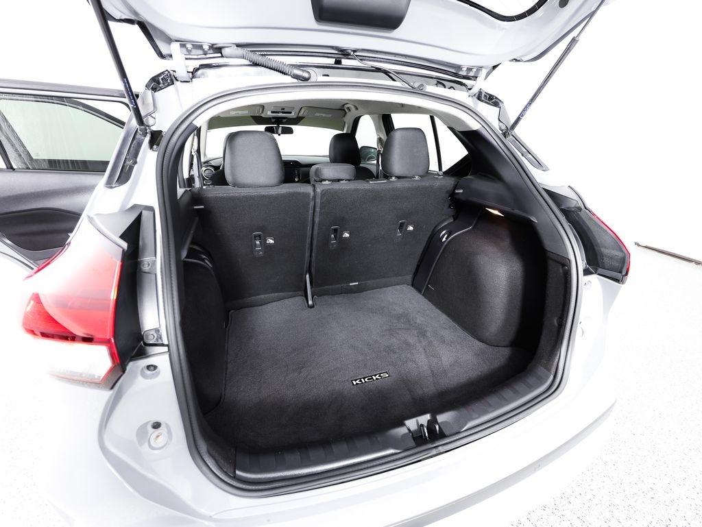 Nissan Kicks SV FWD 2024