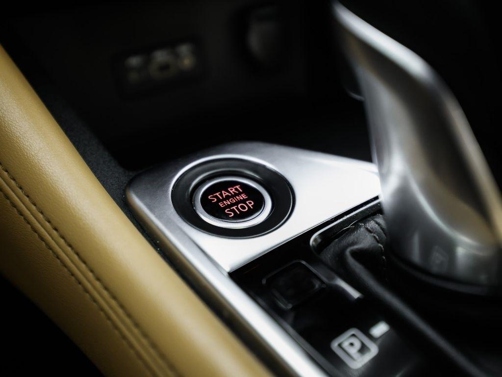 Nissan Sentra SV CVT 2020