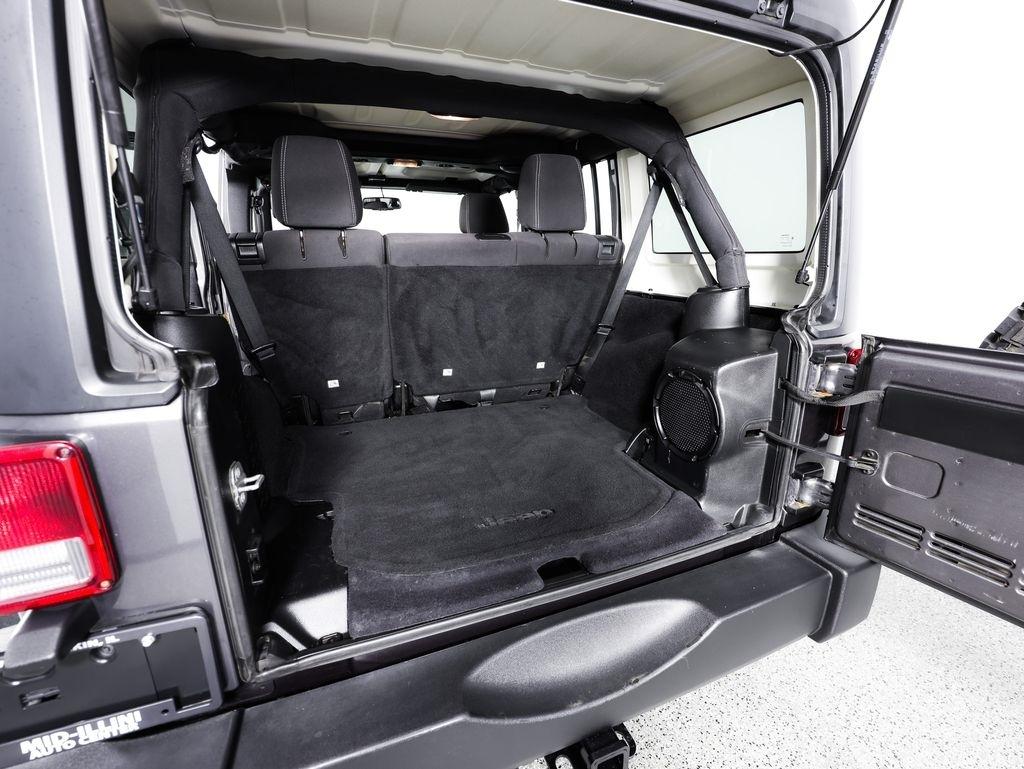 Jeep Wrangler Unlimited 4WD 4dr Rubicon 2014