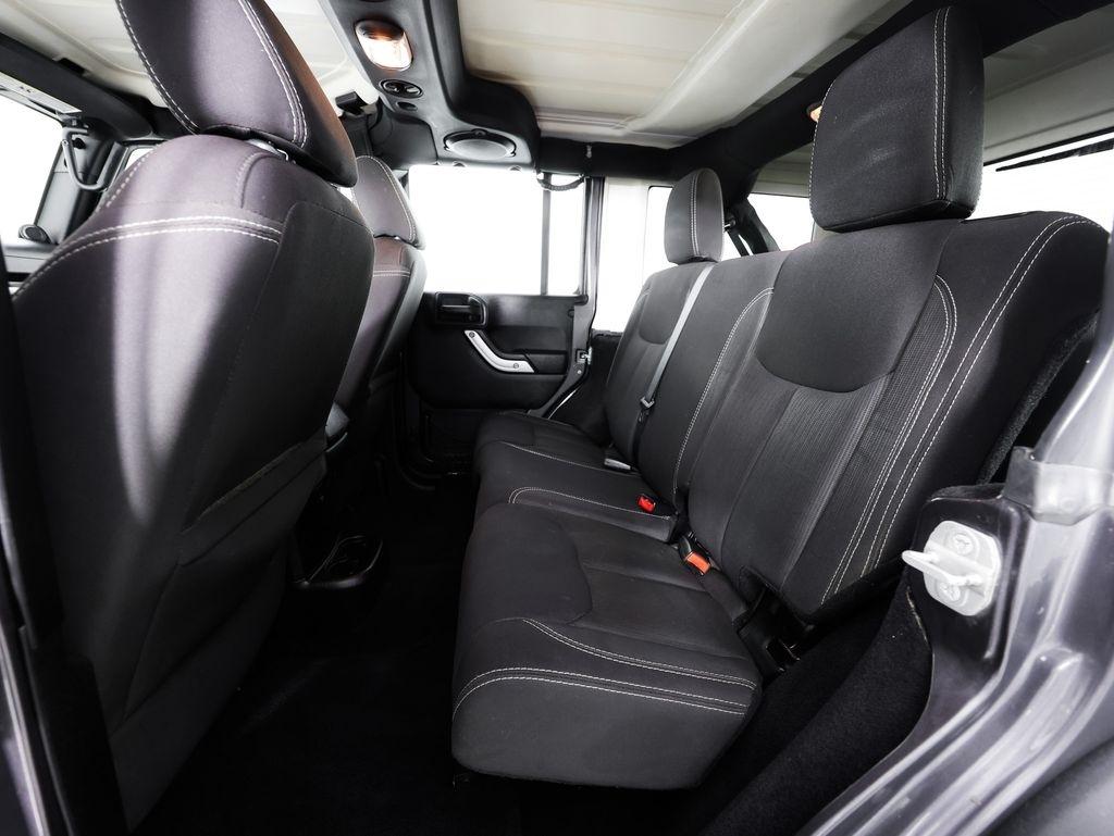 Jeep Wrangler Unlimited 4WD 4dr Rubicon 2014
