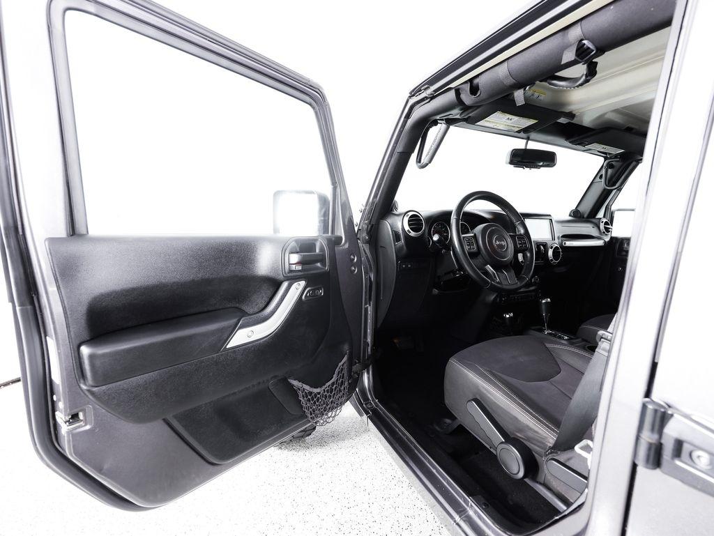 Jeep Wrangler Unlimited 4WD 4dr Rubicon 2014