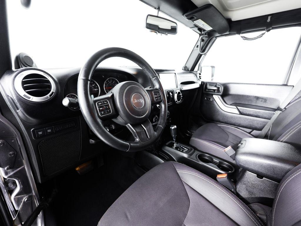 Jeep Wrangler Unlimited 4WD 4dr Rubicon 2014