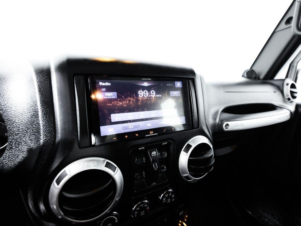Jeep Wrangler Unlimited 4WD 4dr Rubicon 2014