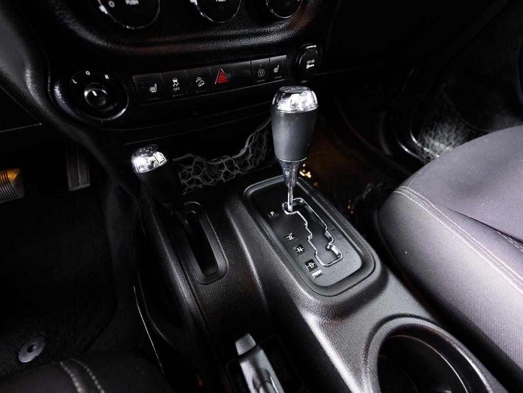 Jeep Wrangler Unlimited 4WD 4dr Rubicon 2014