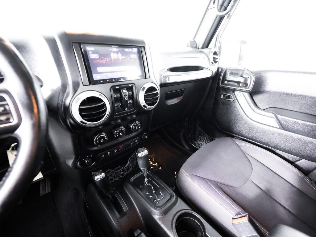 Jeep Wrangler Unlimited 4WD 4dr Rubicon 2014
