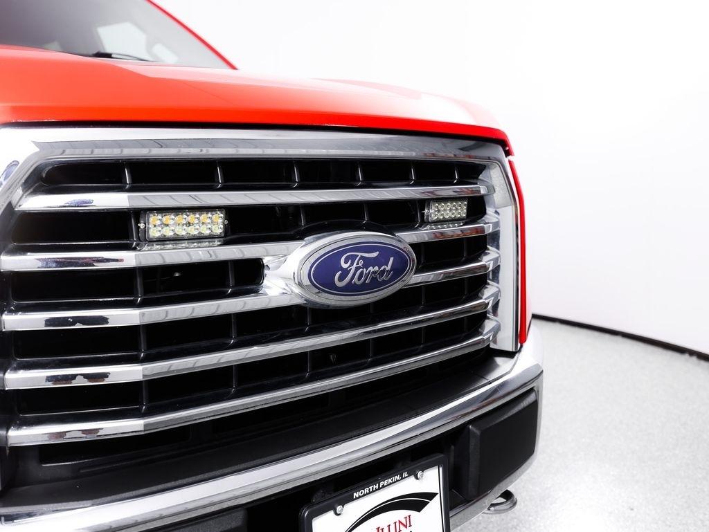 Ford F-150 4WD SuperCrew 145" Lariat 2016