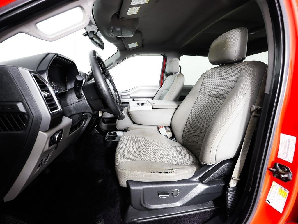 Ford F-150 4WD SuperCrew 145" Lariat 2016