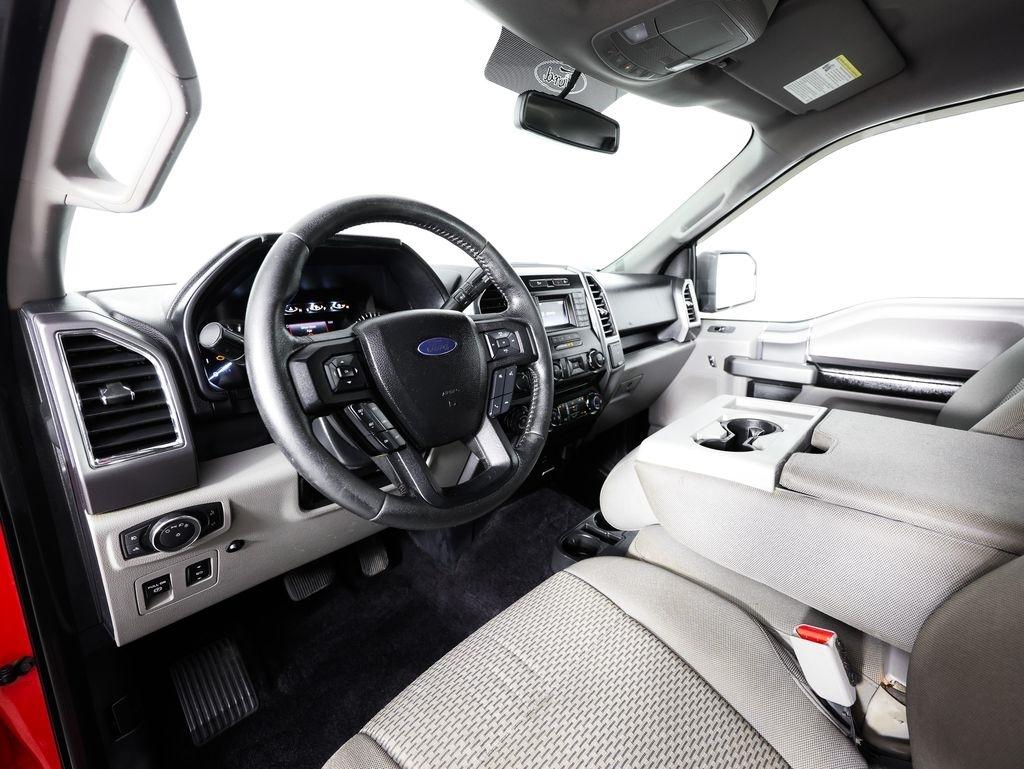 Ford F-150 4WD SuperCrew 145" Lariat 2016