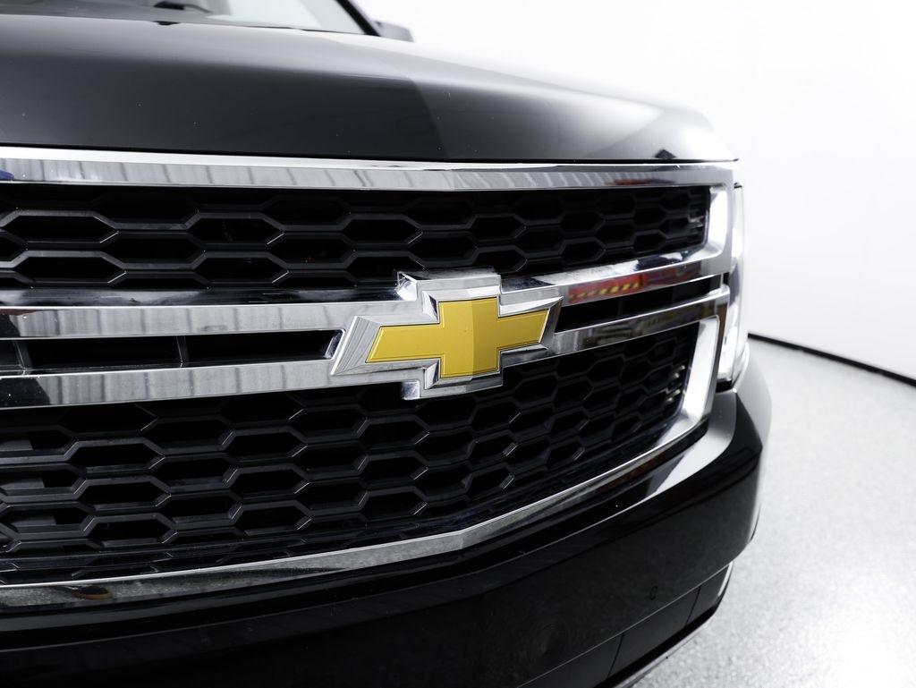 Chevrolet Suburban 4WD 4dr 1500 LT 2019