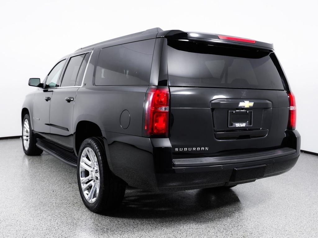 Chevrolet Suburban 4WD 4dr 1500 LT 2019