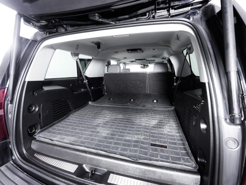 Chevrolet Suburban 4WD 4dr 1500 LT 2019