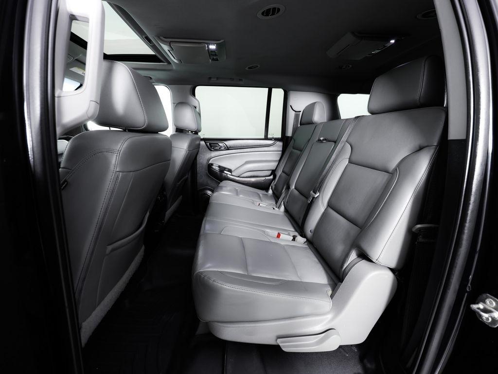 Chevrolet Suburban 4WD 4dr 1500 LT 2019