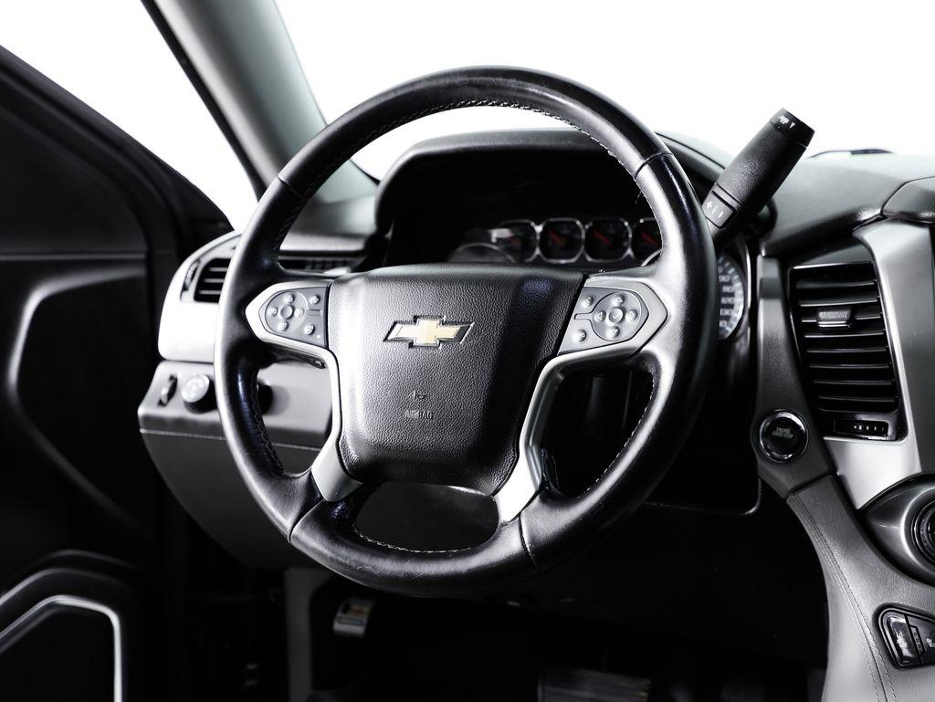 Chevrolet Suburban 4WD 4dr 1500 LT 2019