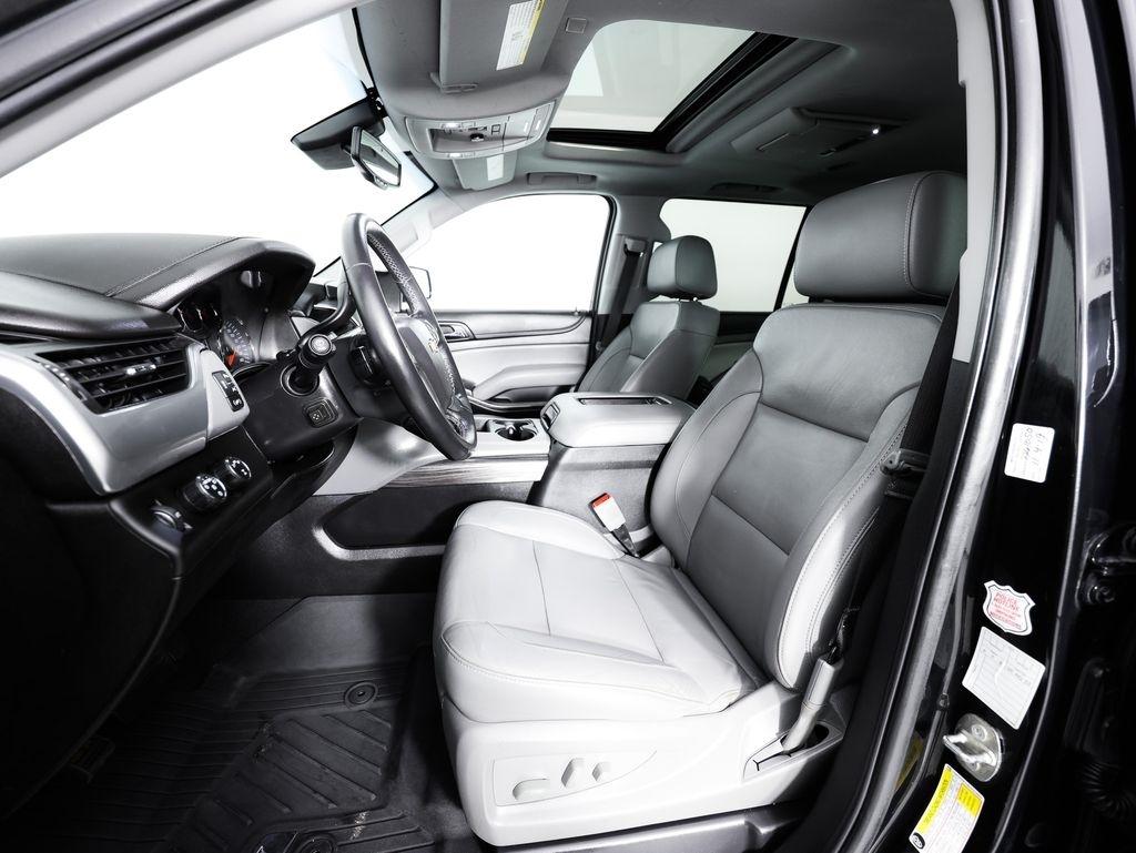 Chevrolet Suburban 4WD 4dr 1500 LT 2019