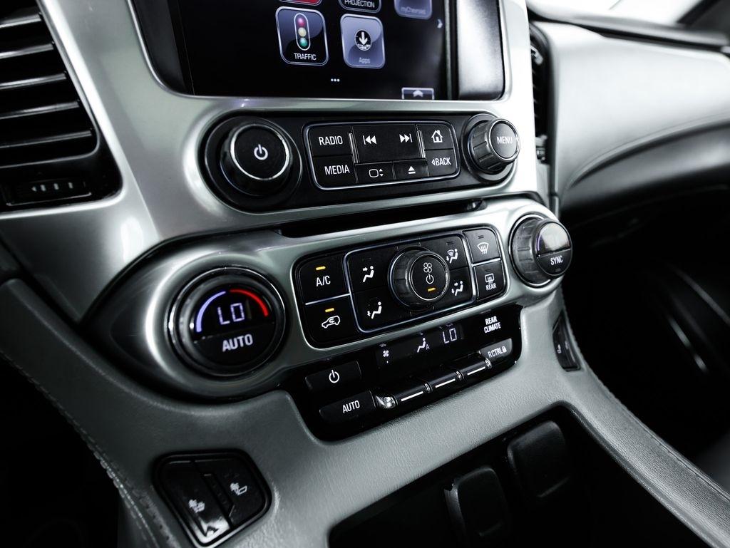 Chevrolet Suburban 4WD 4dr 1500 LT 2019