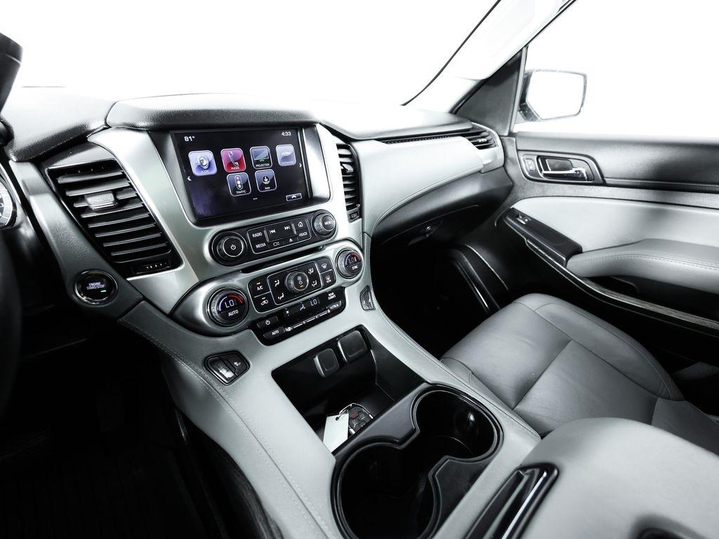 Chevrolet Suburban 4WD 4dr 1500 LT 2019