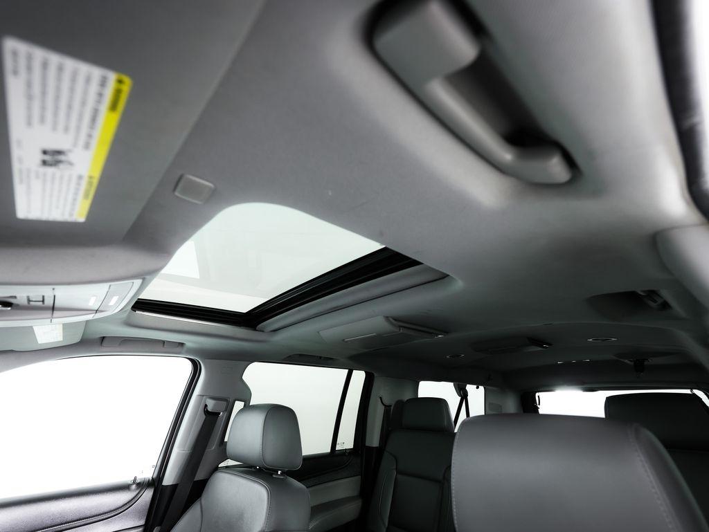 Chevrolet Suburban 4WD 4dr 1500 LT 2019