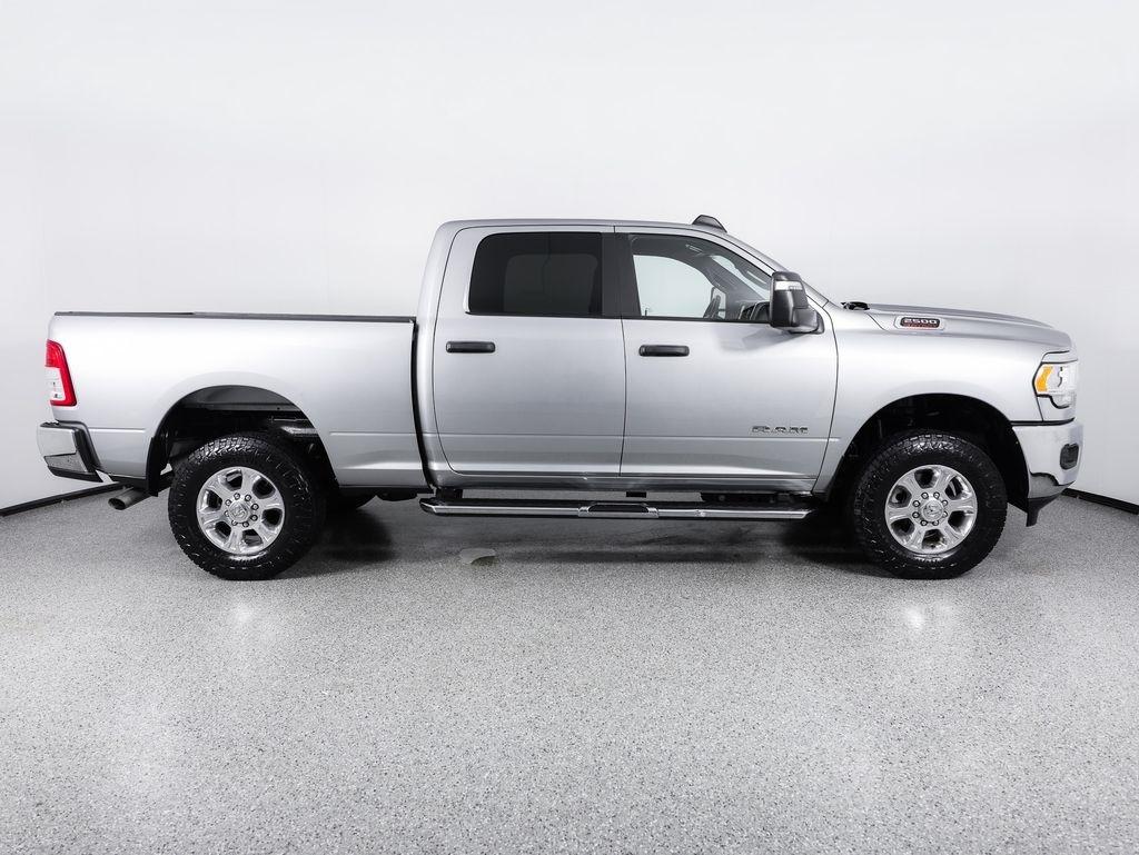 RAM 2500 Big Horn 4x4 Crew Cab 6'4" Box 2024