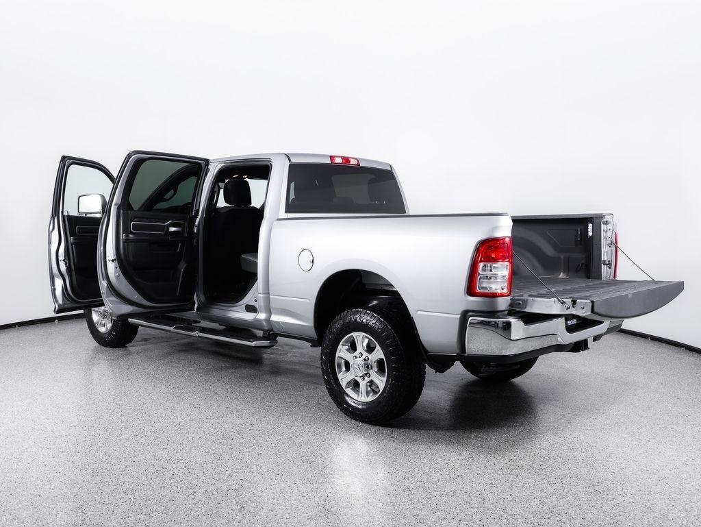 RAM 2500 Big Horn 4x4 Crew Cab 6'4" Box 2024