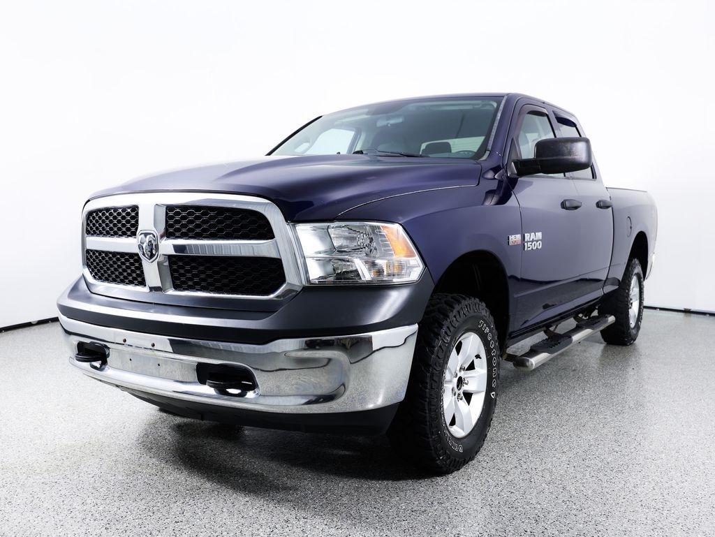 RAM 1500 4WD Quad Cab 140.5" Tradesman 2015