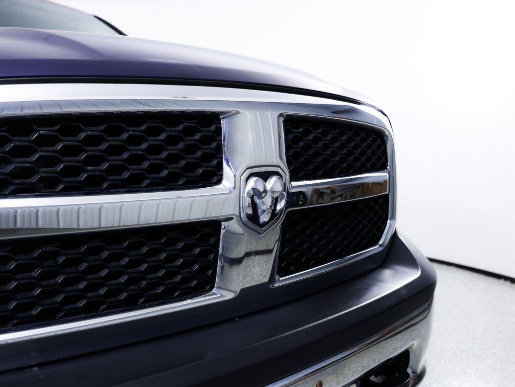 RAM 1500 4WD Quad Cab 140.5" Tradesman 2015