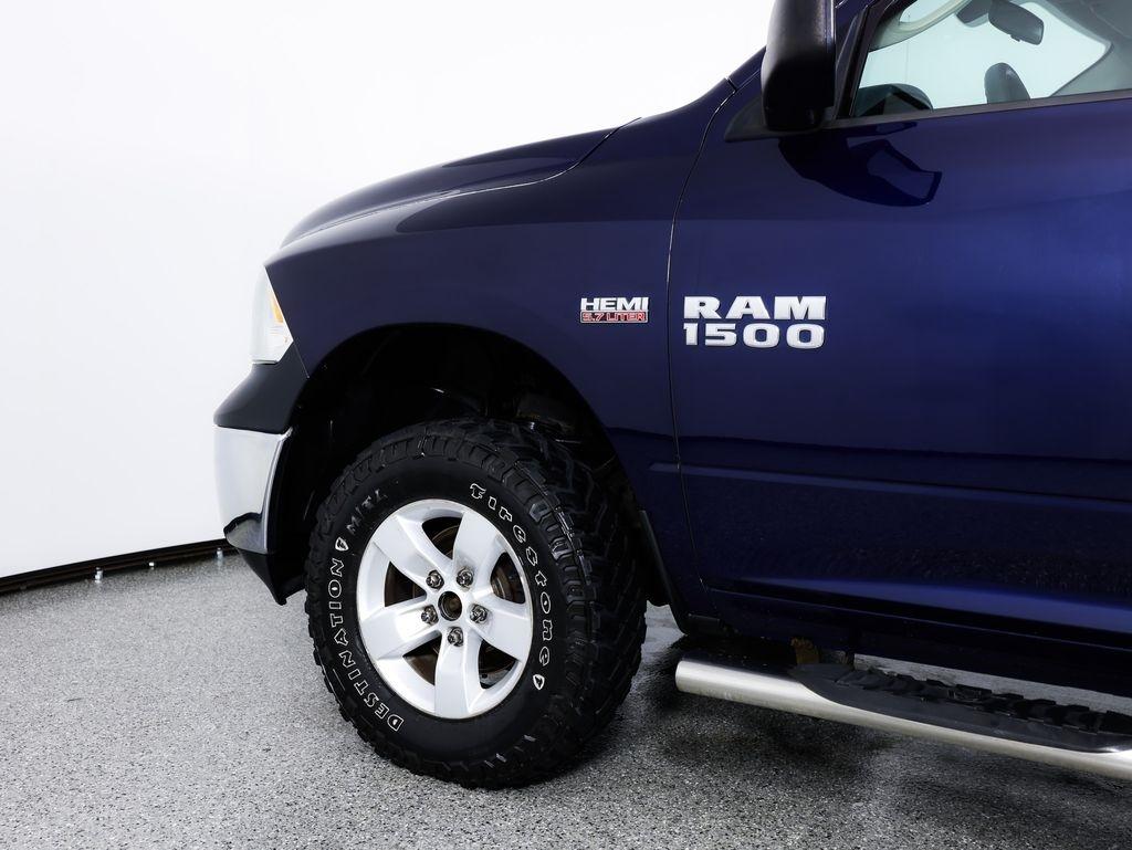 RAM 1500 4WD Quad Cab 140.5" Tradesman 2015