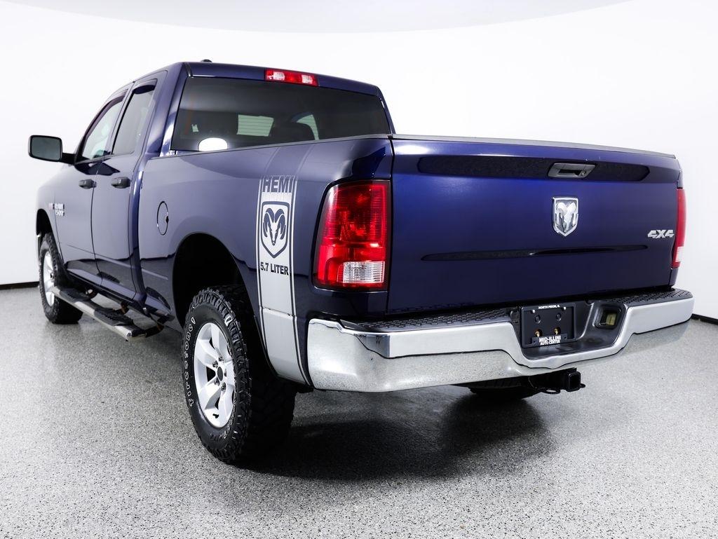RAM 1500 4WD Quad Cab 140.5" Tradesman 2015