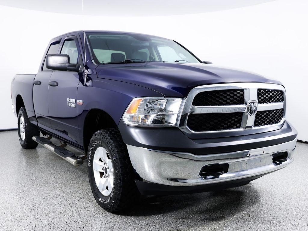RAM 1500 4WD Quad Cab 140.5" Tradesman 2015