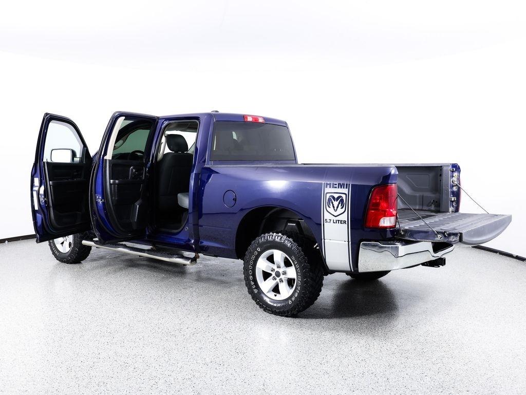 RAM 1500 4WD Quad Cab 140.5" Tradesman 2015
