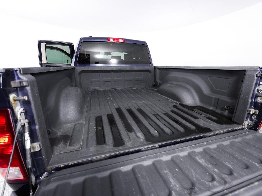 RAM 1500 4WD Quad Cab 140.5" Tradesman 2015