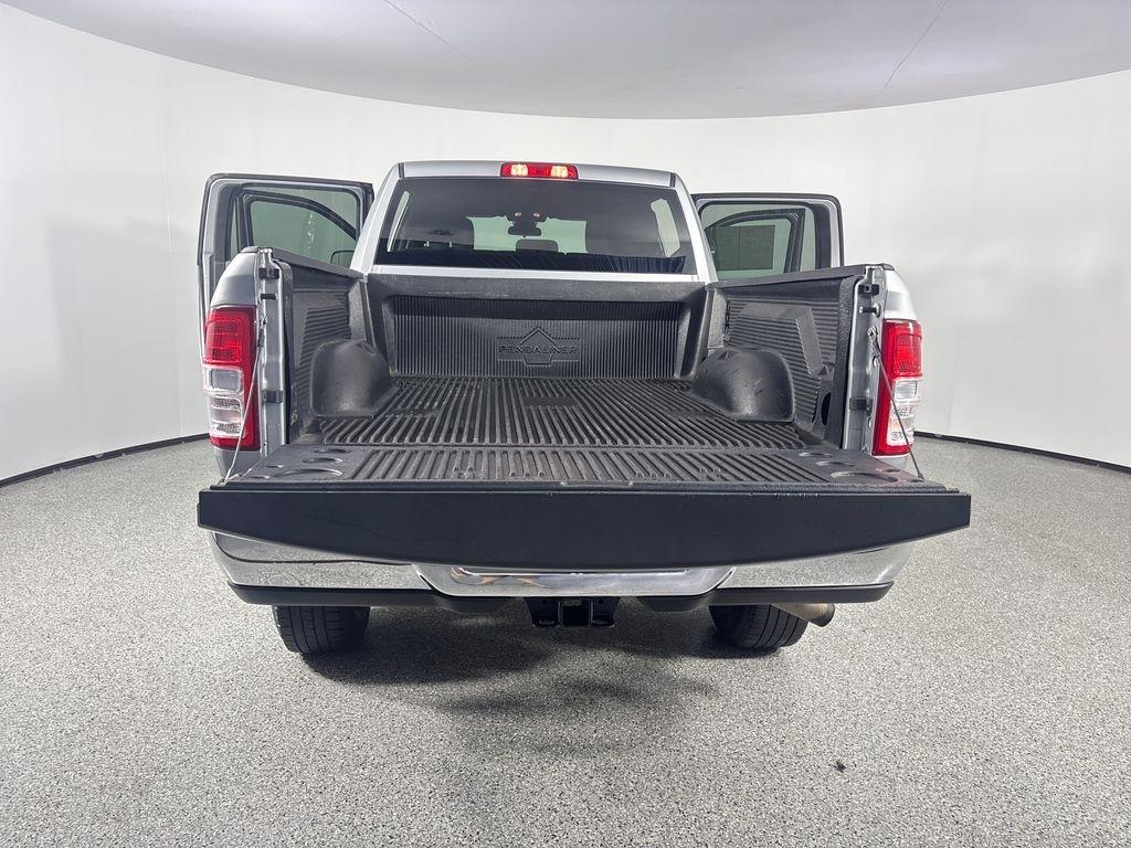 RAM 2500 Big Horn 4x4 Crew Cab 6'4" Box 2021