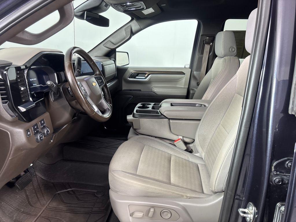 Chevrolet Silverado 1500 4WD Crew Cab 157" LT 2023