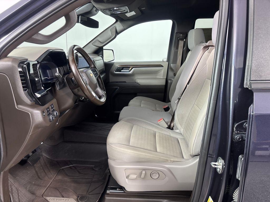 Chevrolet Silverado 1500 4WD Crew Cab 157" LT 2023