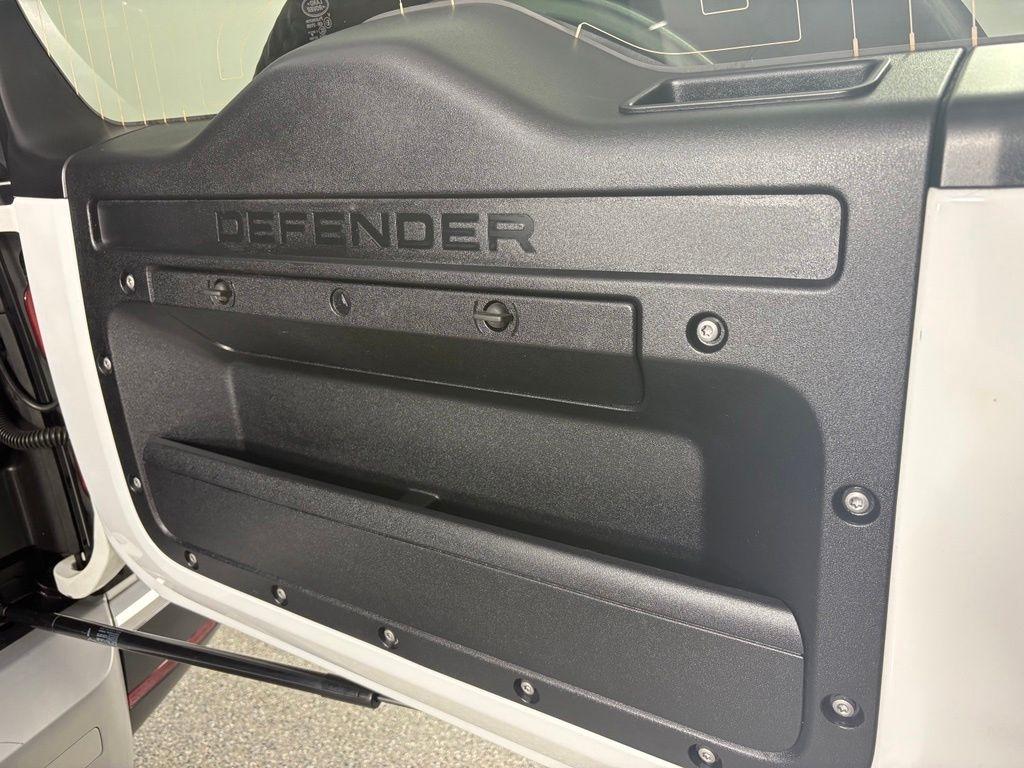 Land Rover Defender 130 SE AWD 2023