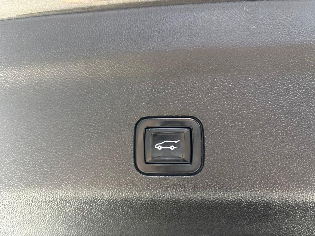 Chevrolet Tahoe 4WD 4dr High Country 2021