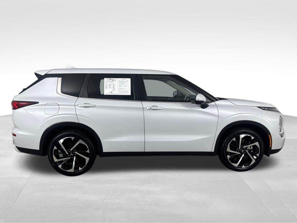Mitsubishi Outlander SE FWD 2024