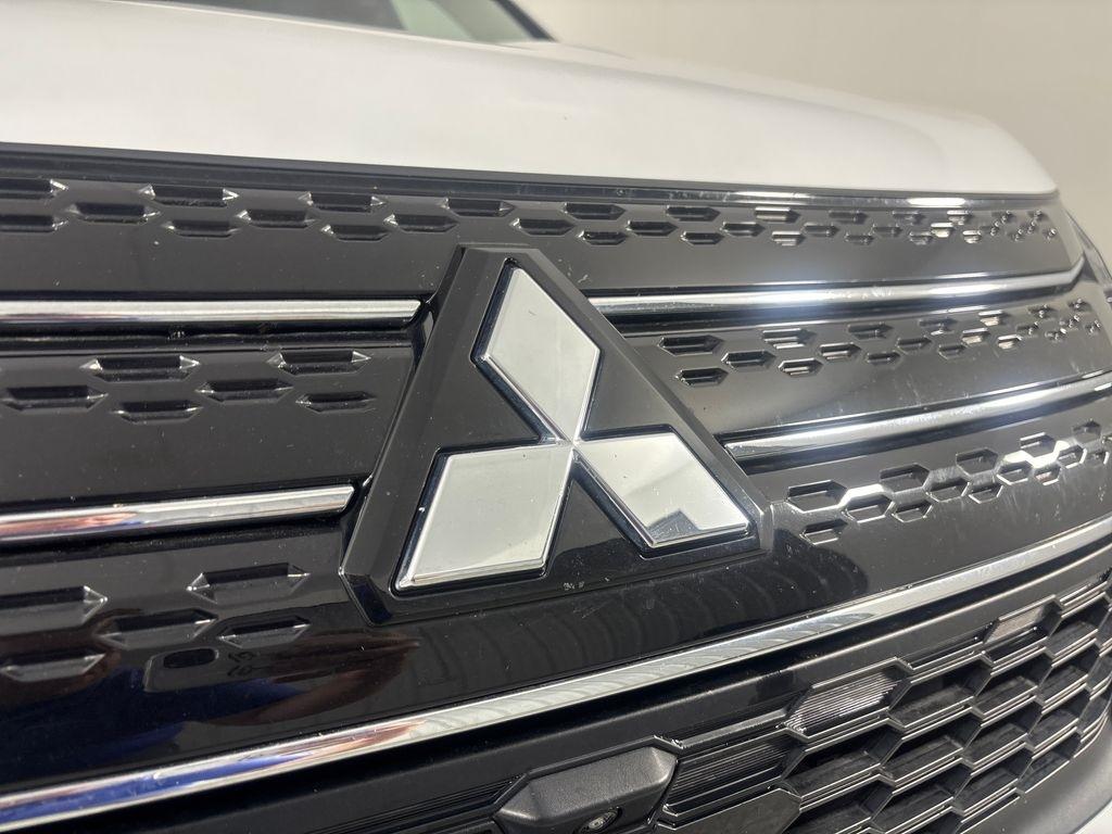 Mitsubishi Outlander SE FWD 2024