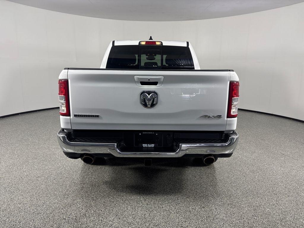 RAM 1500 Big Horn 4x4 Crew Cab 5'7" Box 2022