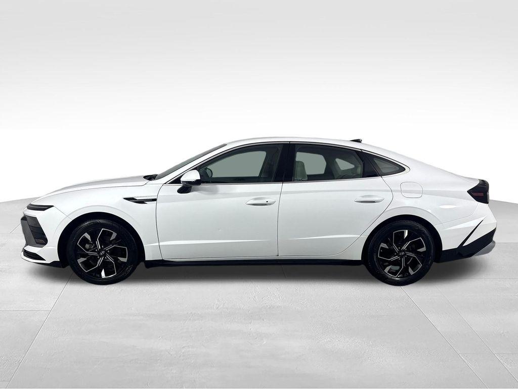 Hyundai Sonata SEL FWD 2025