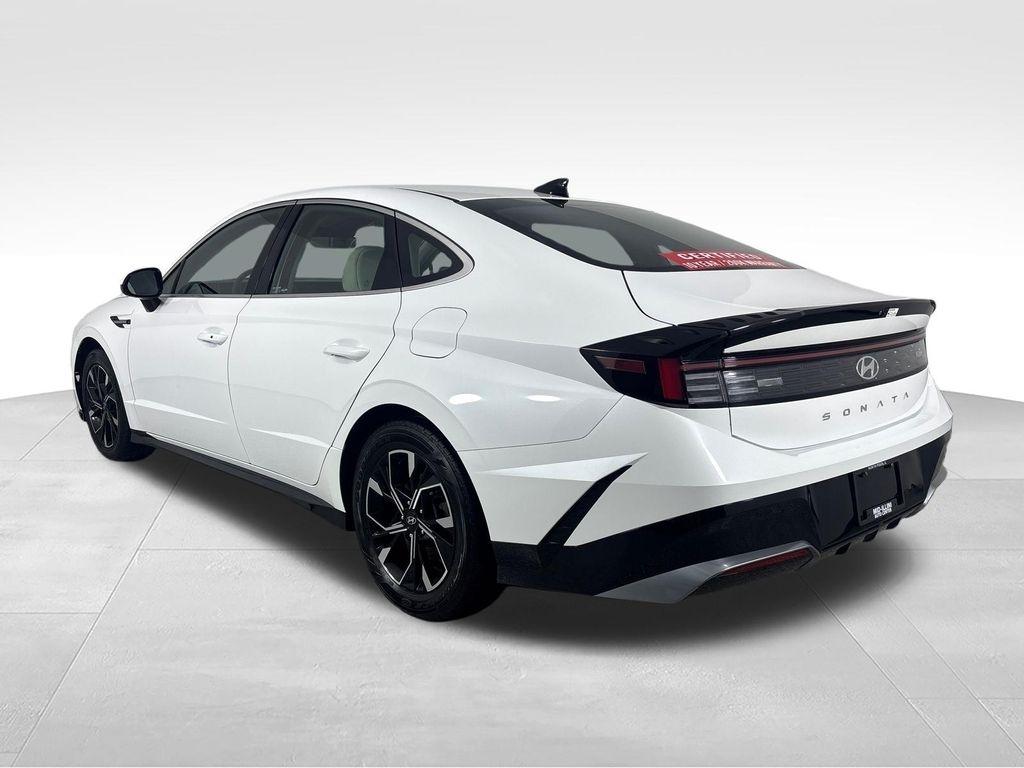 Hyundai Sonata SEL FWD 2025