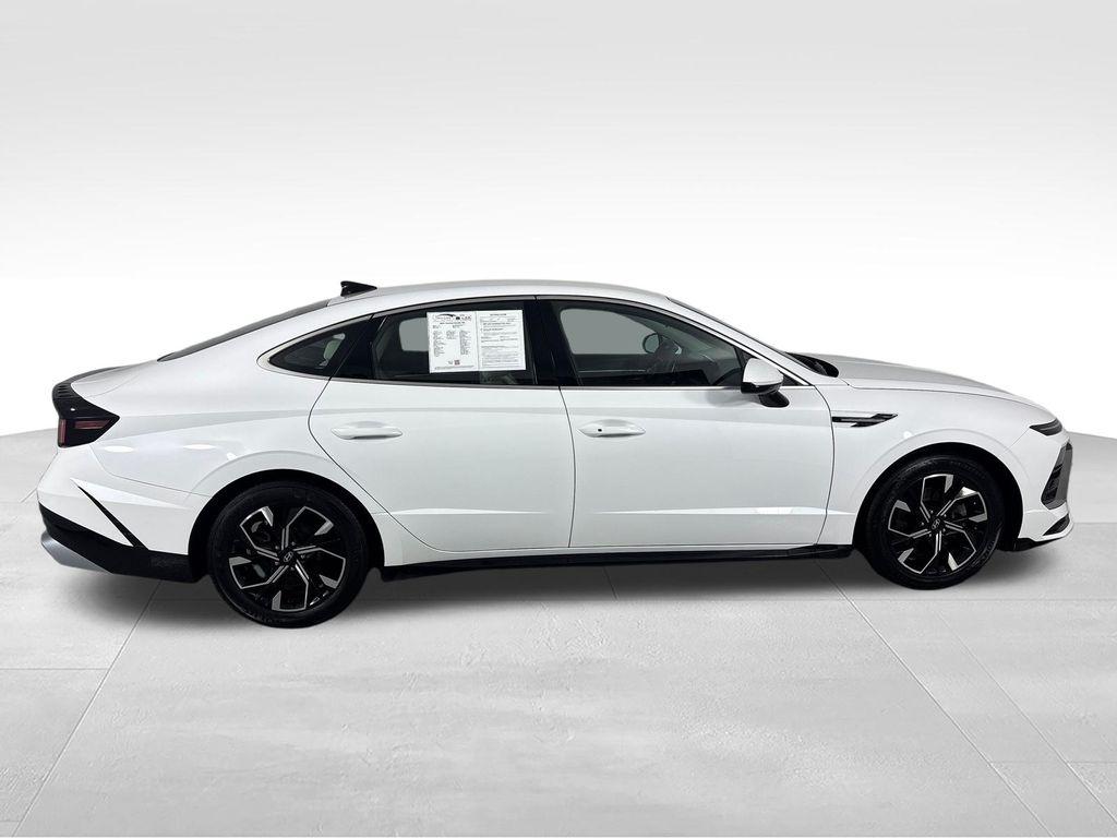 Hyundai Sonata SEL FWD 2025