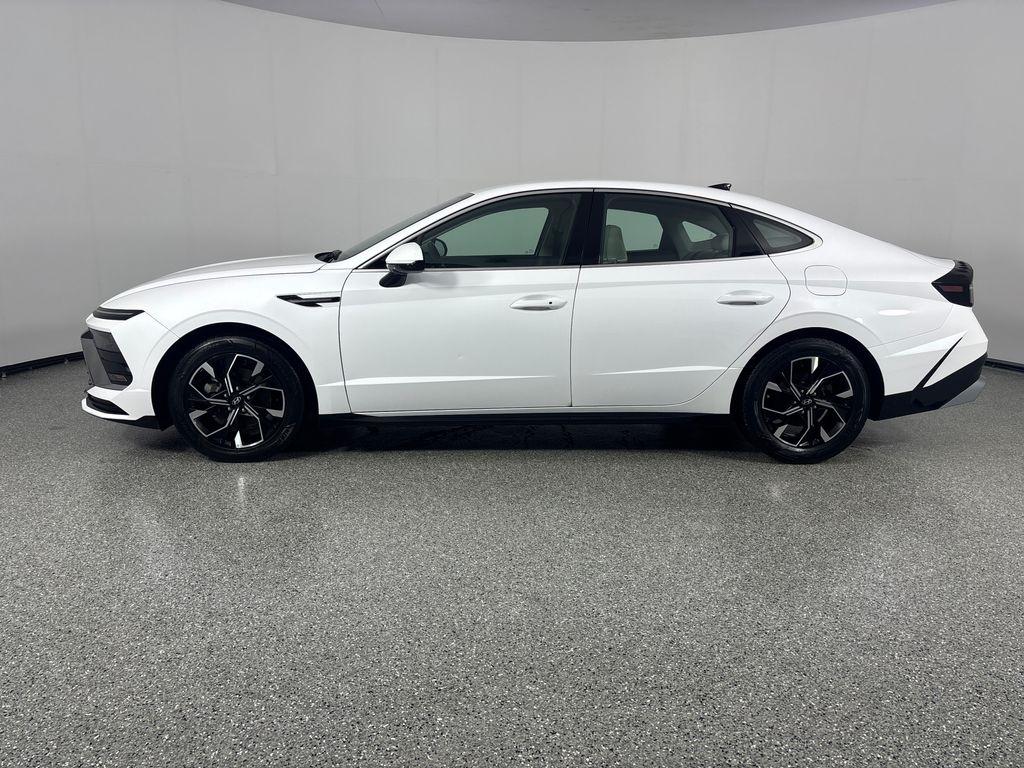 Hyundai Sonata SEL FWD 2025