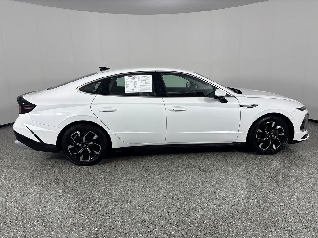 Hyundai Sonata SEL FWD 2025