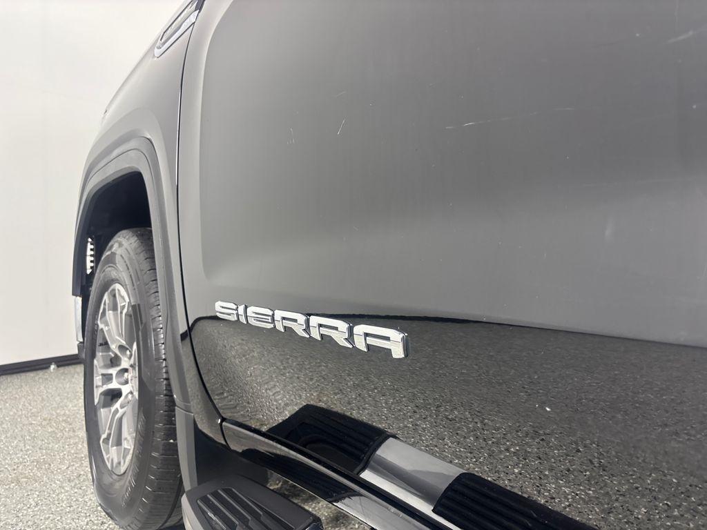 GMC Sierra 1500 4WD Crew Cab 147" SLT 2023