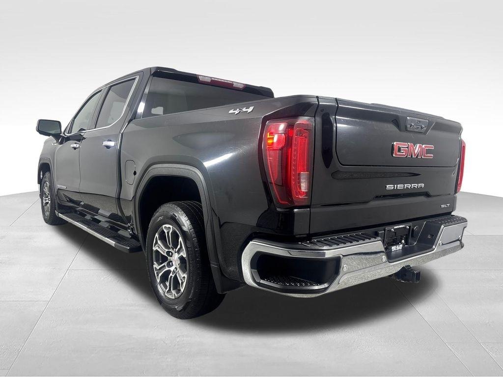 GMC Sierra 1500 4WD Crew Cab 147" SLT 2023