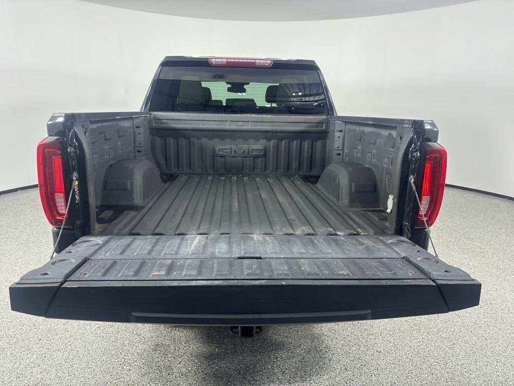 GMC Sierra 1500 4WD Crew Cab 147" SLT 2023
