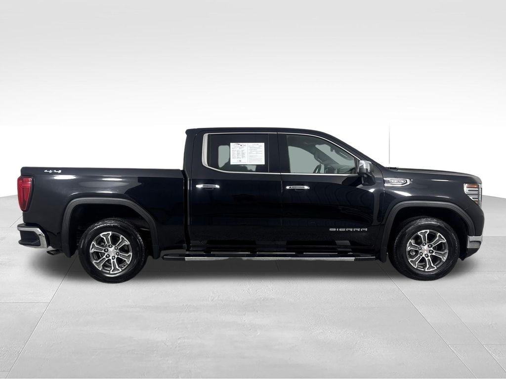 GMC Sierra 1500 4WD Crew Cab 147" SLT 2023