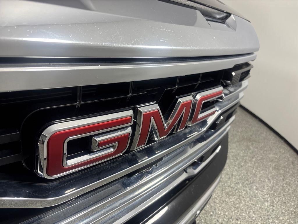 GMC Sierra 1500 4WD Crew Cab 147" SLT 2023